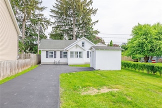 237 Heberle Rd, Rochester, NY 14609