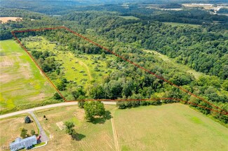 5272 Chase Rd SE, Carrollton, OH 44615
