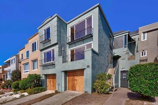 54 Collins St, San Francisco, CA 94118