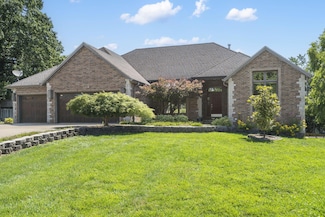 2661 E Ridgewood Dr, Springfield, MO 65804