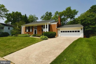 1318 Macbeth St, McLean, VA 22102