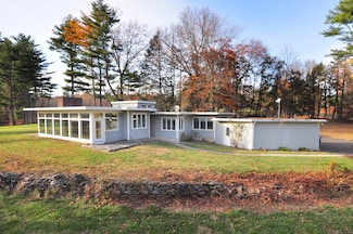 365 Simsbury Rd, Bloomfield, CT 06002