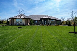 7952 Locust Grove Ct, Springboro, OH 45066