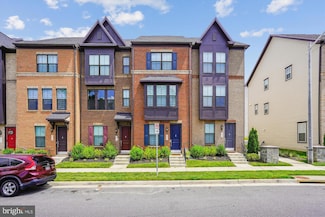 2830 Dart Dr, Alexandria, VA 22306