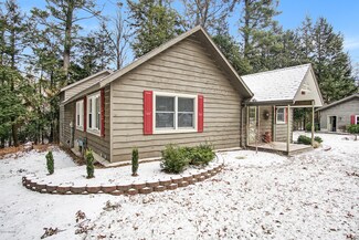 818 1st St, Pentwater, MI 49449