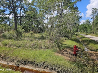 141 Ruby St, Bay Saint Louis, MS 39520