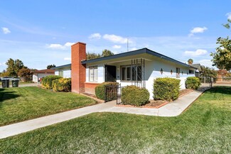 1412 W Dorothea Ave, Visalia, CA 93277