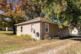 320 E Franklin Ave, Orient, IL 62874