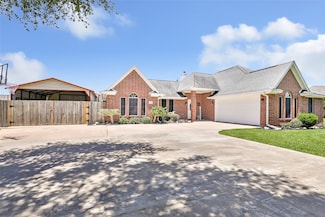 5810 Dixie Ln, Baytown, TX 77523