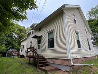 17 Chambers St, Brewer, ME 04412