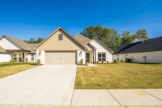 18 Kingston Creek Dr, Jackson, TN 38305