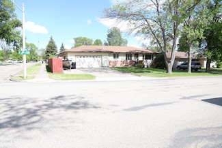 1427 N 18th St, Bismarck, ND 58501