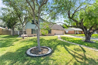 607 E 11th St, Bishop, TX 78343