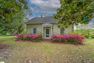 8 E Mountain Creek Rd, Greenville, SC 29609