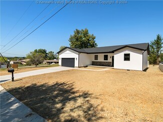 131 Precious Dr, Teays Valley, WV 25526