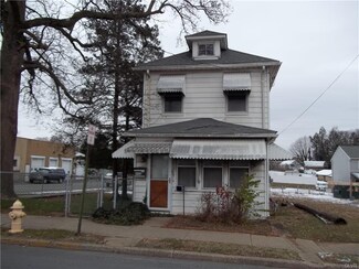 902 S 25th St, Easton, PA 18042