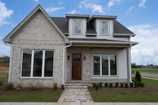 16 Blue Ribbon Dr, Tupelo, MS 38804