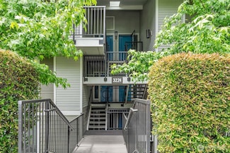 3224 80th Ave SE Unit 6, Mercer Island, WA 98040
