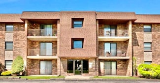 2237 175th St Unit 2B, Lansing, IL 60438