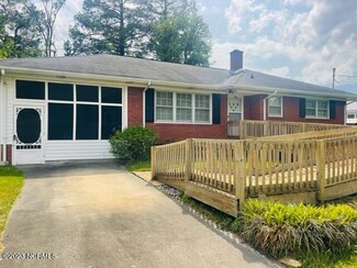 405 Darby Ave, Kinston, NC 28501