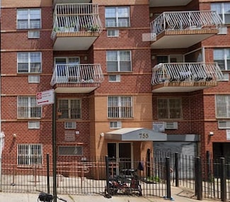 755 40th St Unit 3B, Brooklyn, NY 11232