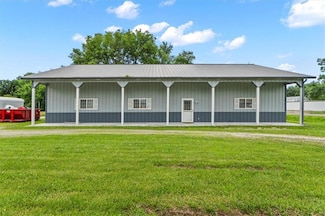 601 E 3rd St, Adrian, MO 64720