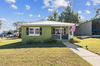 105 Central Ave, Crescent City, FL 32112