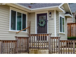 1355 Washington Ave, Coos Bay, OR 97420