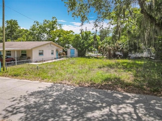 608 N Duss St, New Smyrna Beach, FL 32168
