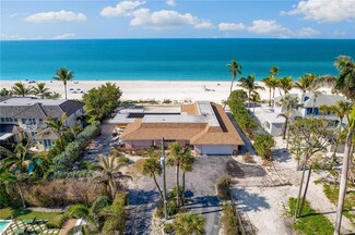 1050 Gulf Shore Blvd S, Naples, FL 34102
