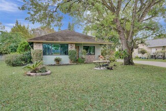 211 Bobwhite Rd, Royal Palm Beach, FL 33411