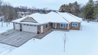 522 8th St SW, Pine Island, MN 55963