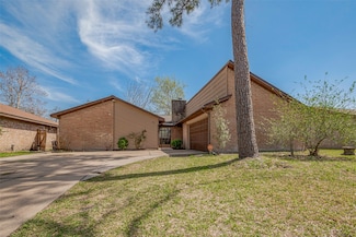 327 Edgeton Ct, Houston, TX 77015