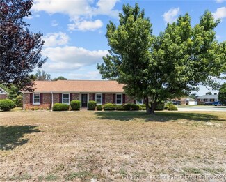 513 Jamestown Ave, Fayetteville, NC 28303