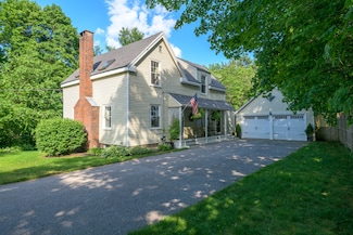 259 Middle Rd, Falmouth, ME 04105