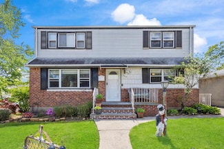 1403 James St, Elmont, NY 11003