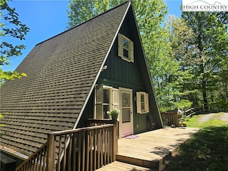 142 Tinys Mountain Dr, Deep Gap, NC 28618