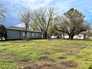 421 D St SW, Ardmore, OK 73401