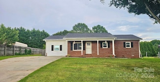 2224 Chatham St, Newton, NC 28658