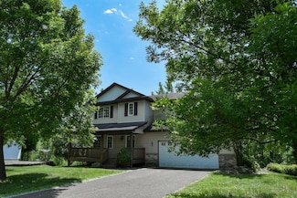 2471 Bridgewater Place S, Cambridge, MN 55008