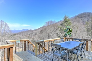 78 Pineneedle Way, Canton, NC 28716