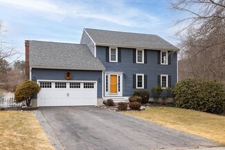 17 Lamington Hill Rd, Stratham, NH 03885