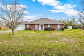1346 Mohican Dr, Lake Charles, LA 70611