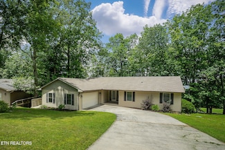 114 Greenwood Rd, Crossville, TN 38558