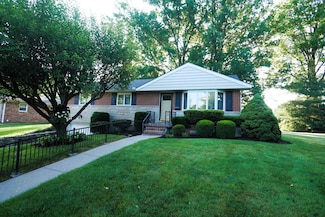 565 Cedar Ln, Batesville, IN 47006
