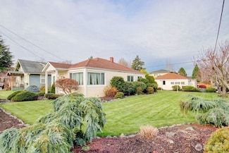 1102 17th St, Anacortes, WA 98221