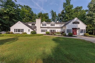 9276 Lindbergh Blvd, Olmsted Falls, OH 44138