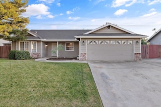 1482 Betty St, Exeter, CA 93221