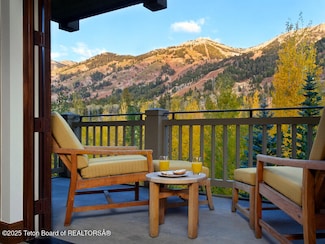 7680 Granite Loop Rd Unit 557, Teton Village, WY 83025