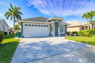 835 106th Ave N, Naples, FL 34108